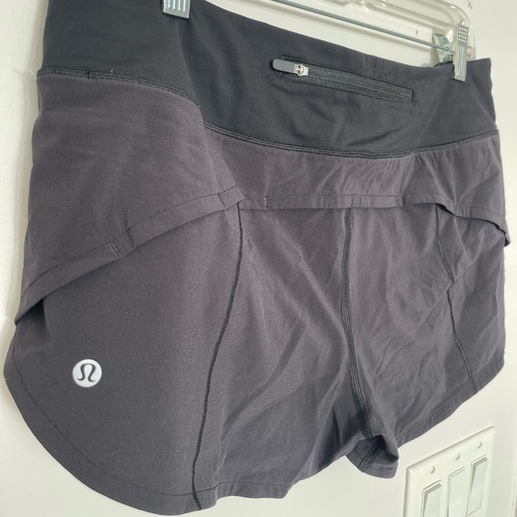 Lululemon Speed Up Short Wake Forest University Logo - Picture 3 of 5